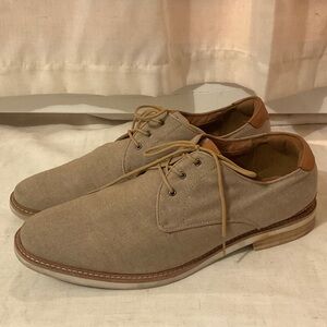 Men's Tan Lace-Up Shoes
